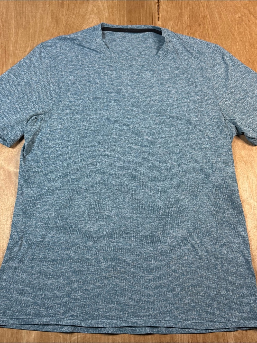 Lululemon Metal Vent Mens Blue Short Sleeve Performance T-Shirt Size Large.